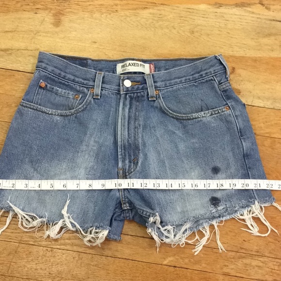 Levi’s Jean Shorts - Picture 6 of 7